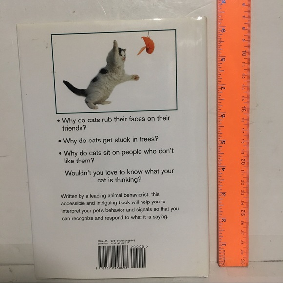 BOOK What is my cat thinking? Essential guide to animal behavior Gwen Ba… - Picture 2 of 11